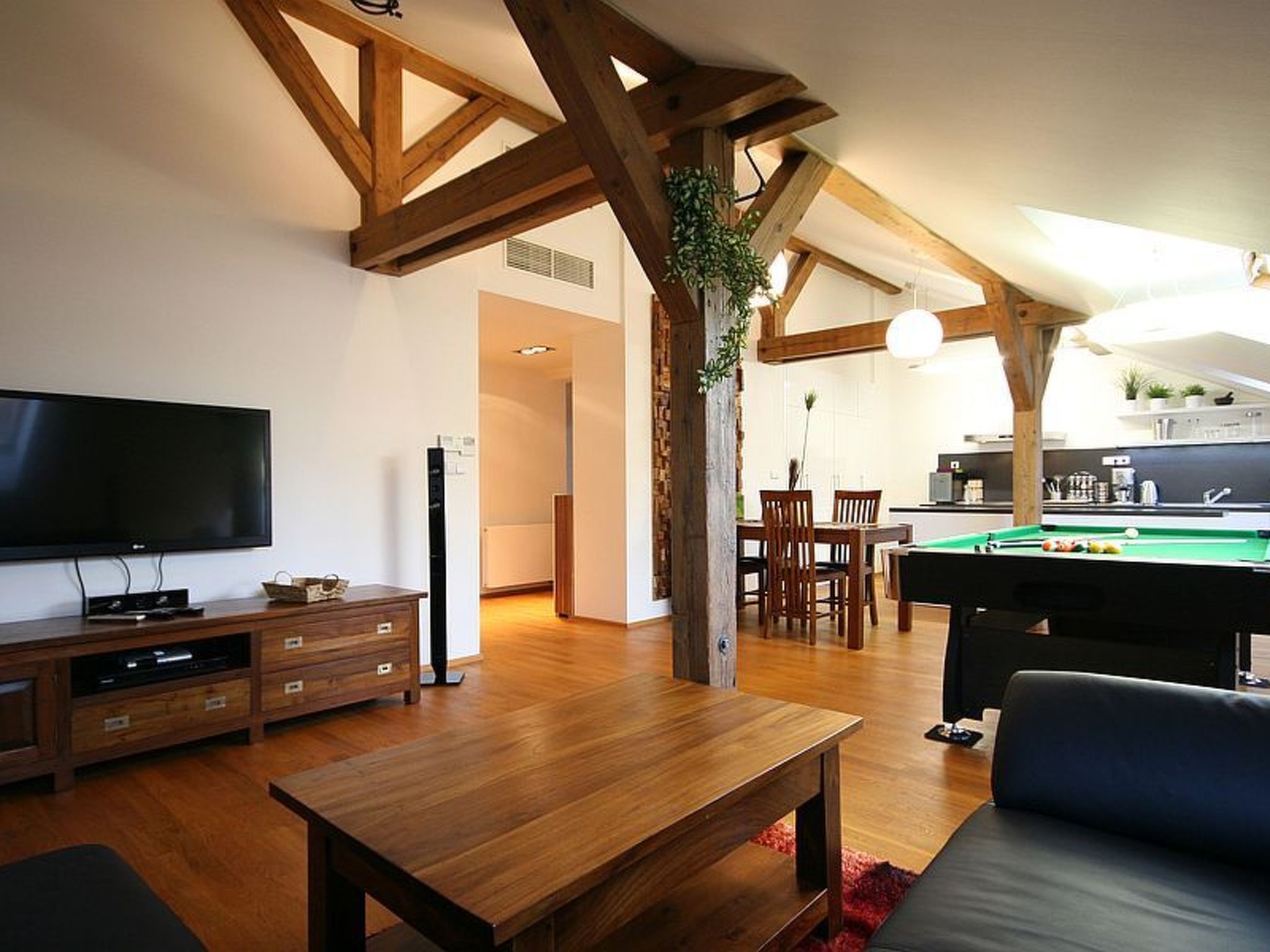 Luxuriöse Altbau-Dachgeschosswohnung in Prag-Image-tags.info