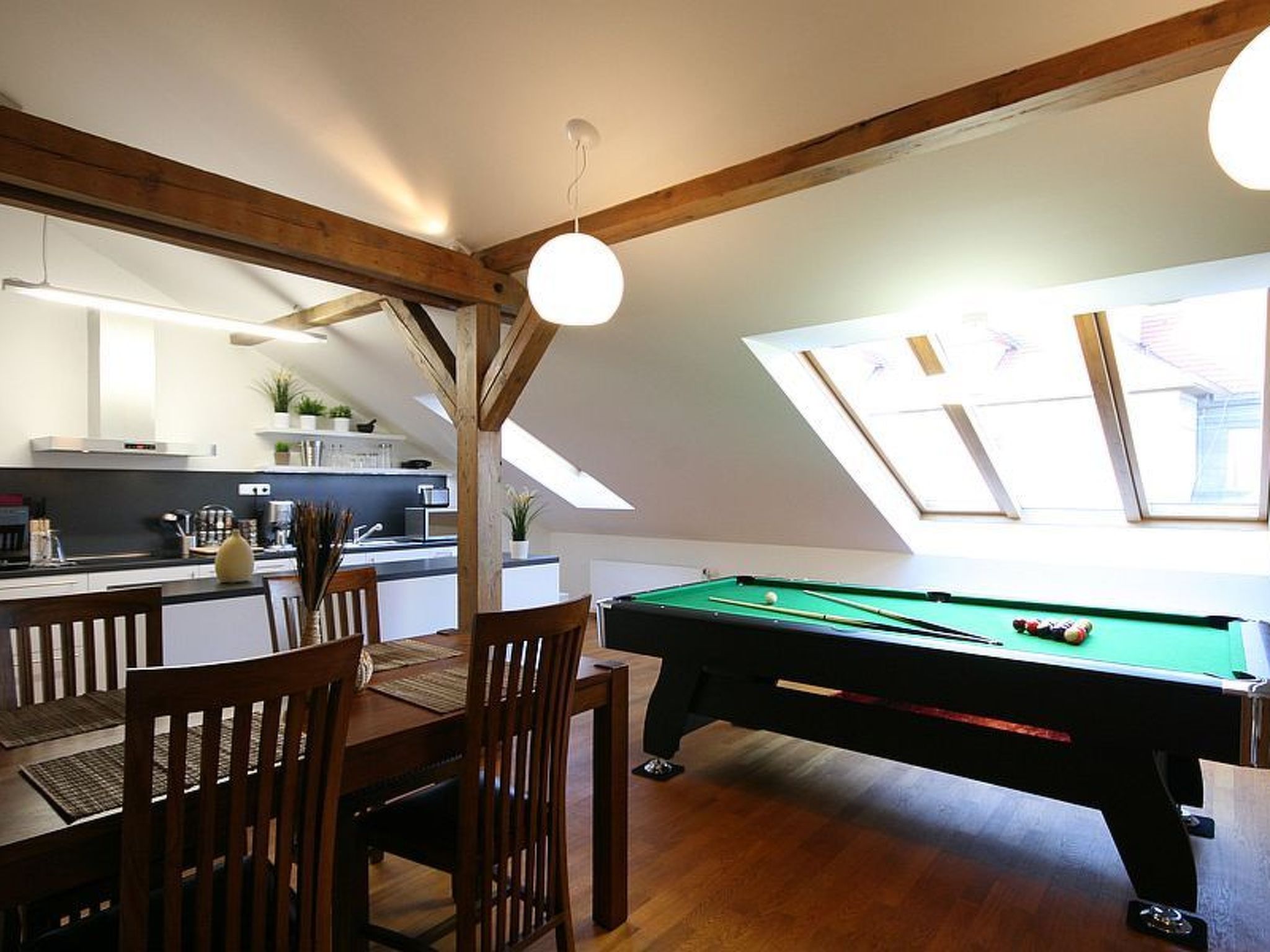 Luxuriöse Altbau-Dachgeschosswohnung in Prag-Image-tags.info