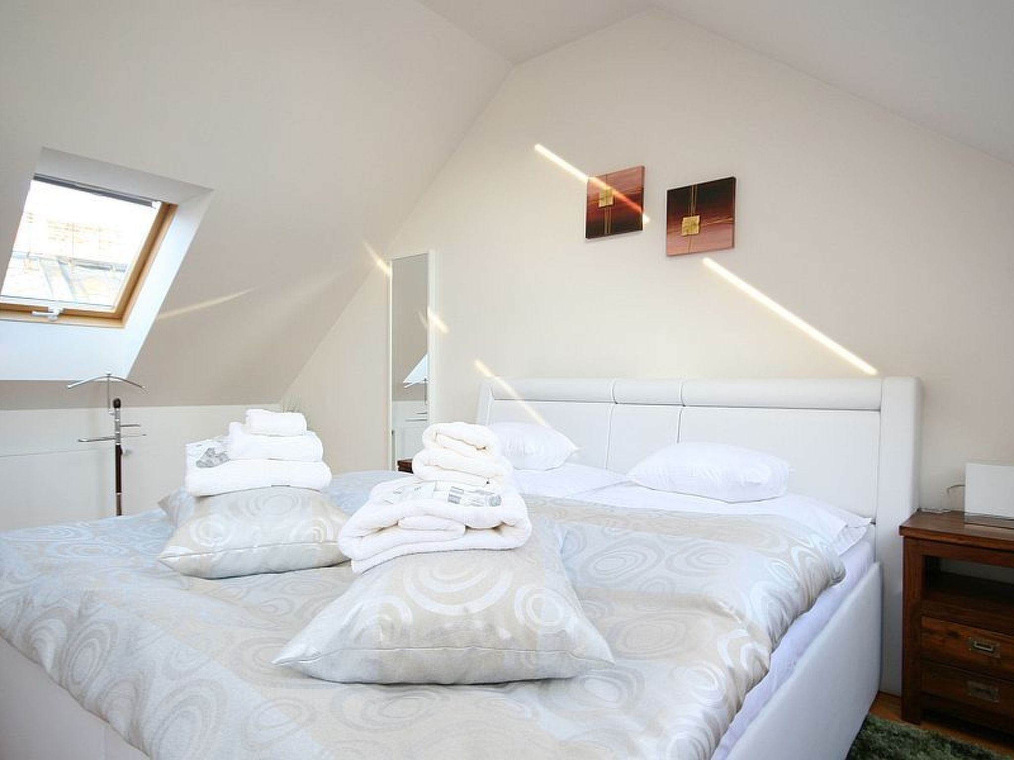 Luxuriöse Altbau-Dachgeschosswohnung in Prag-Image-tags.info