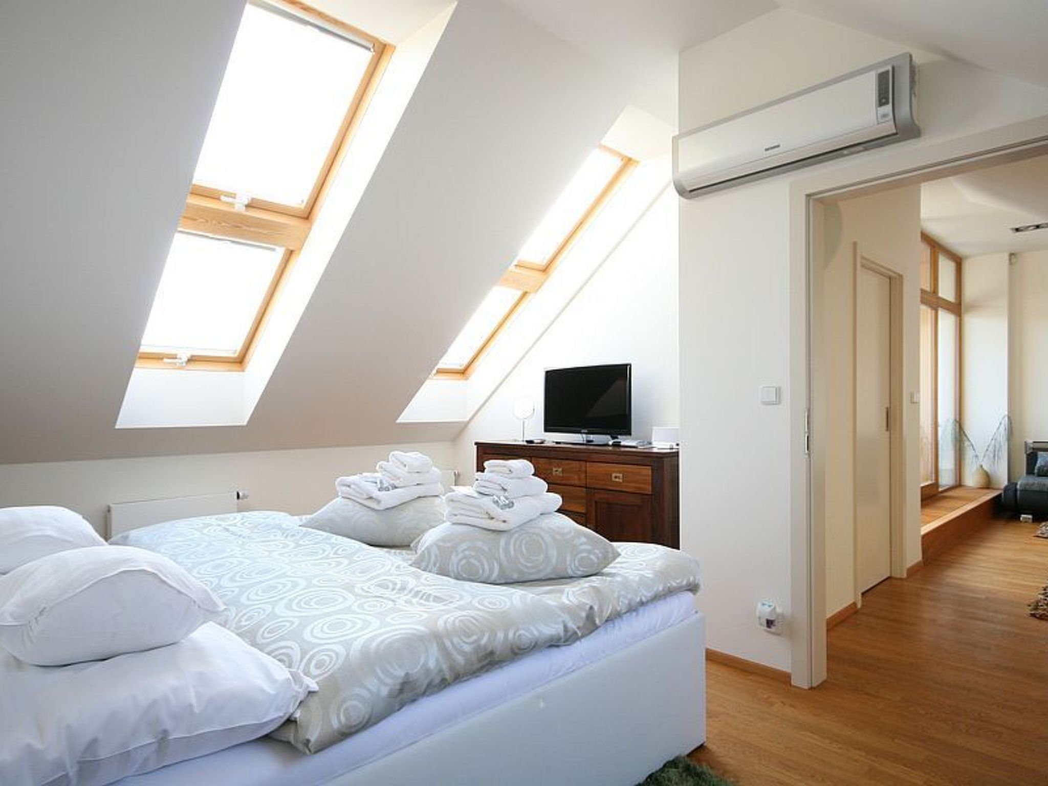 Luxuriöse Altbau-Dachgeschosswohnung in Prag-Image-tags.info