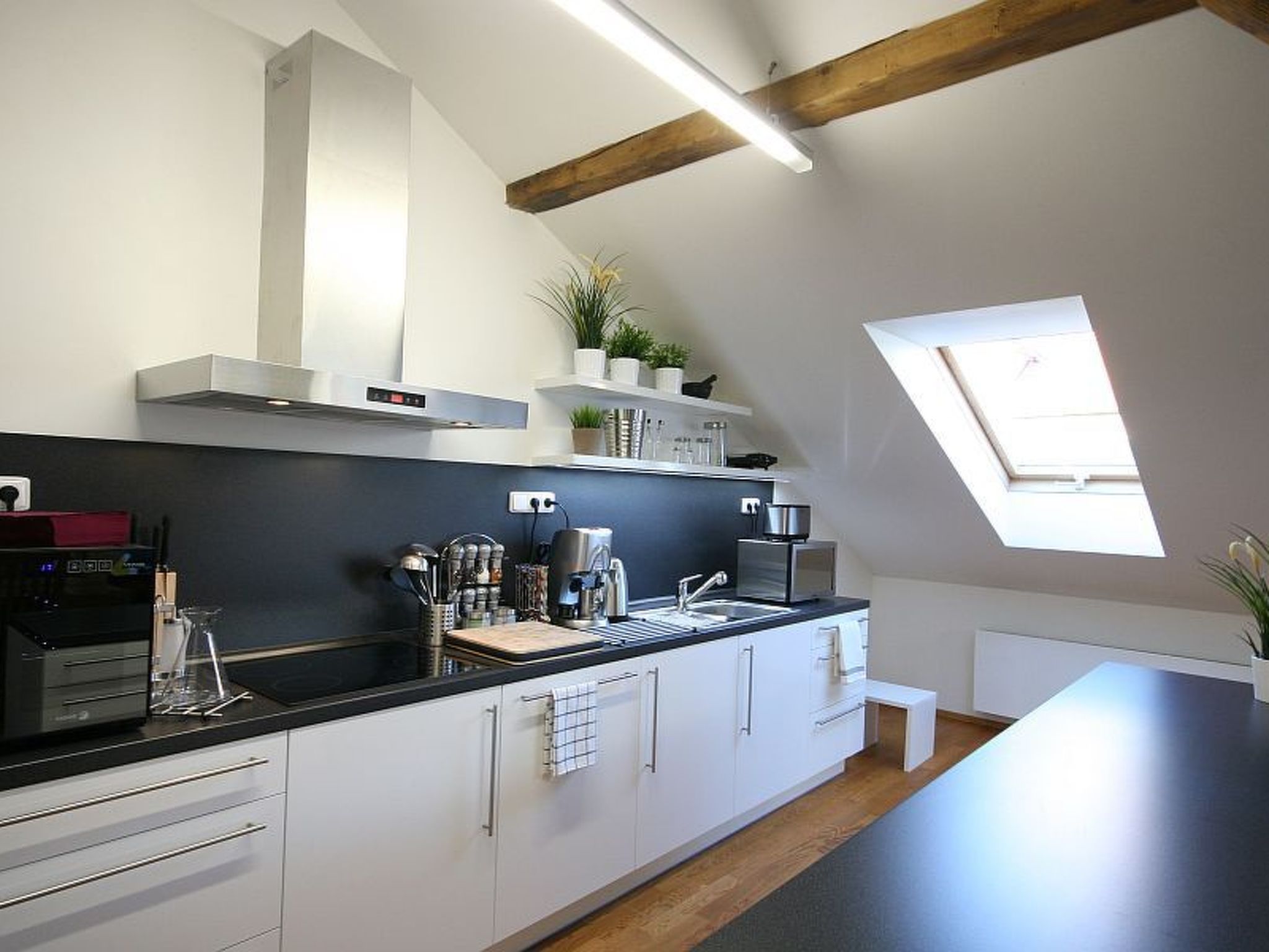 Luxuriöse Altbau-Dachgeschosswohnung in Prag-Image-tags.info