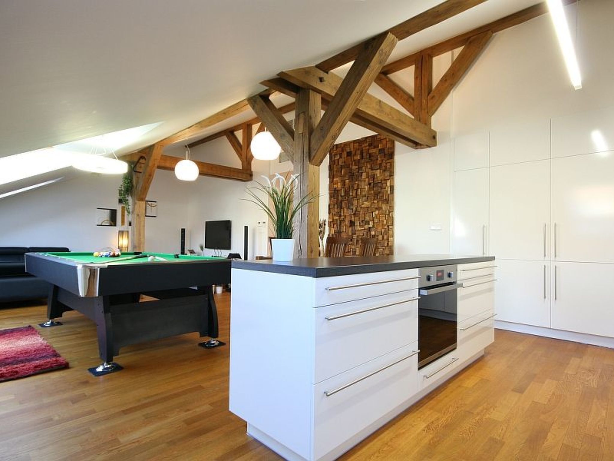 Luxuriöse Altbau-Dachgeschosswohnung in Prag-Image-tags.info