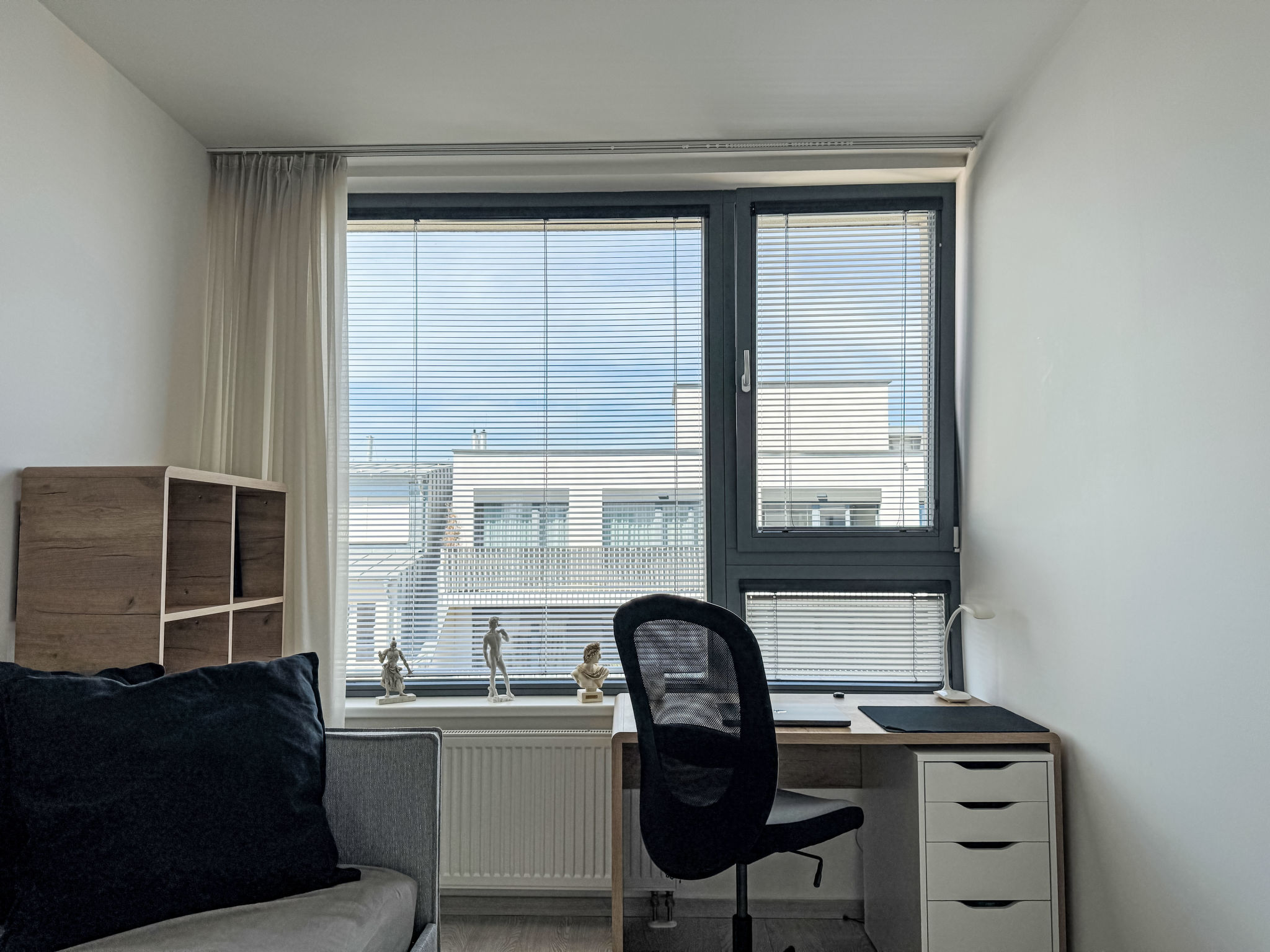 Elegant Two-Bedroom Apartment for 6 — Living Room (2 of 18)