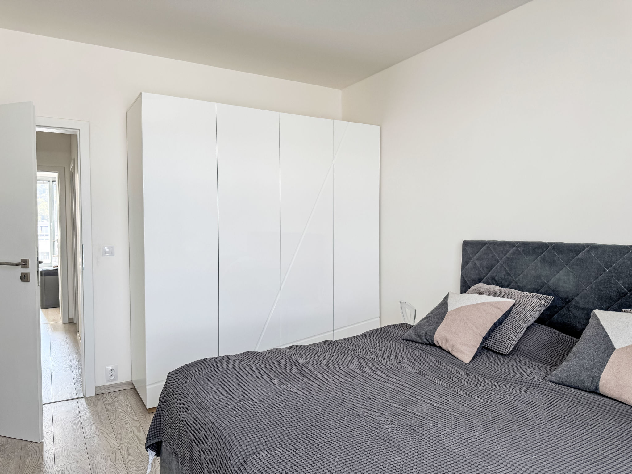 Elegant Two-Bedroom Apartment for 6 - Binnen