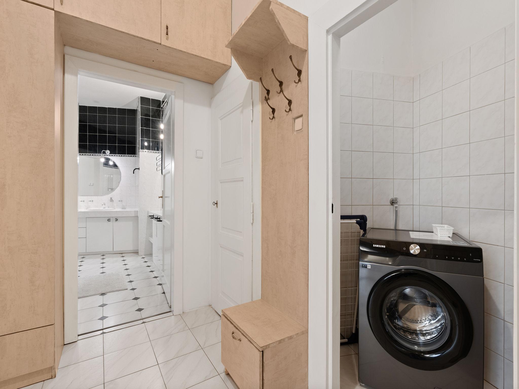 Old Town home-Binnen