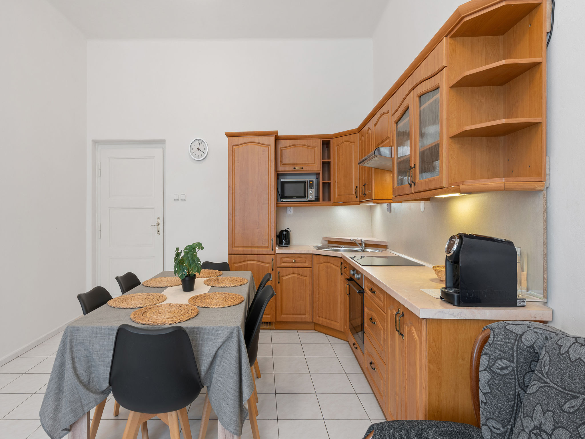 Old Town home-Binnen