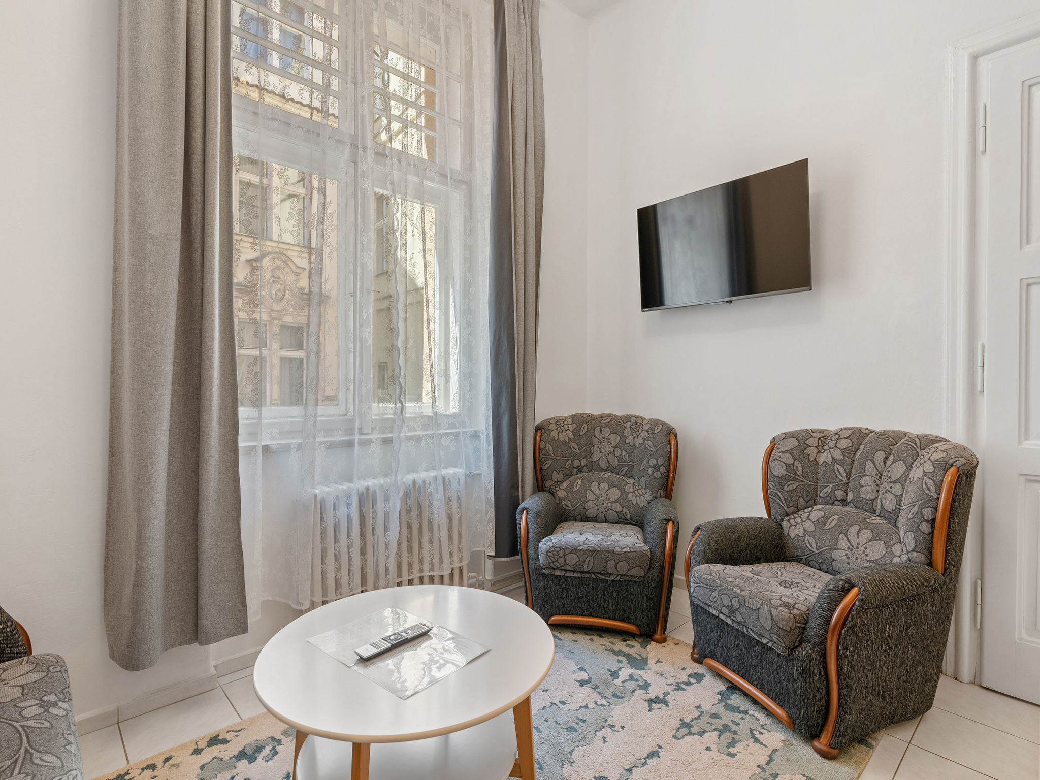 Old Town home-Binnen