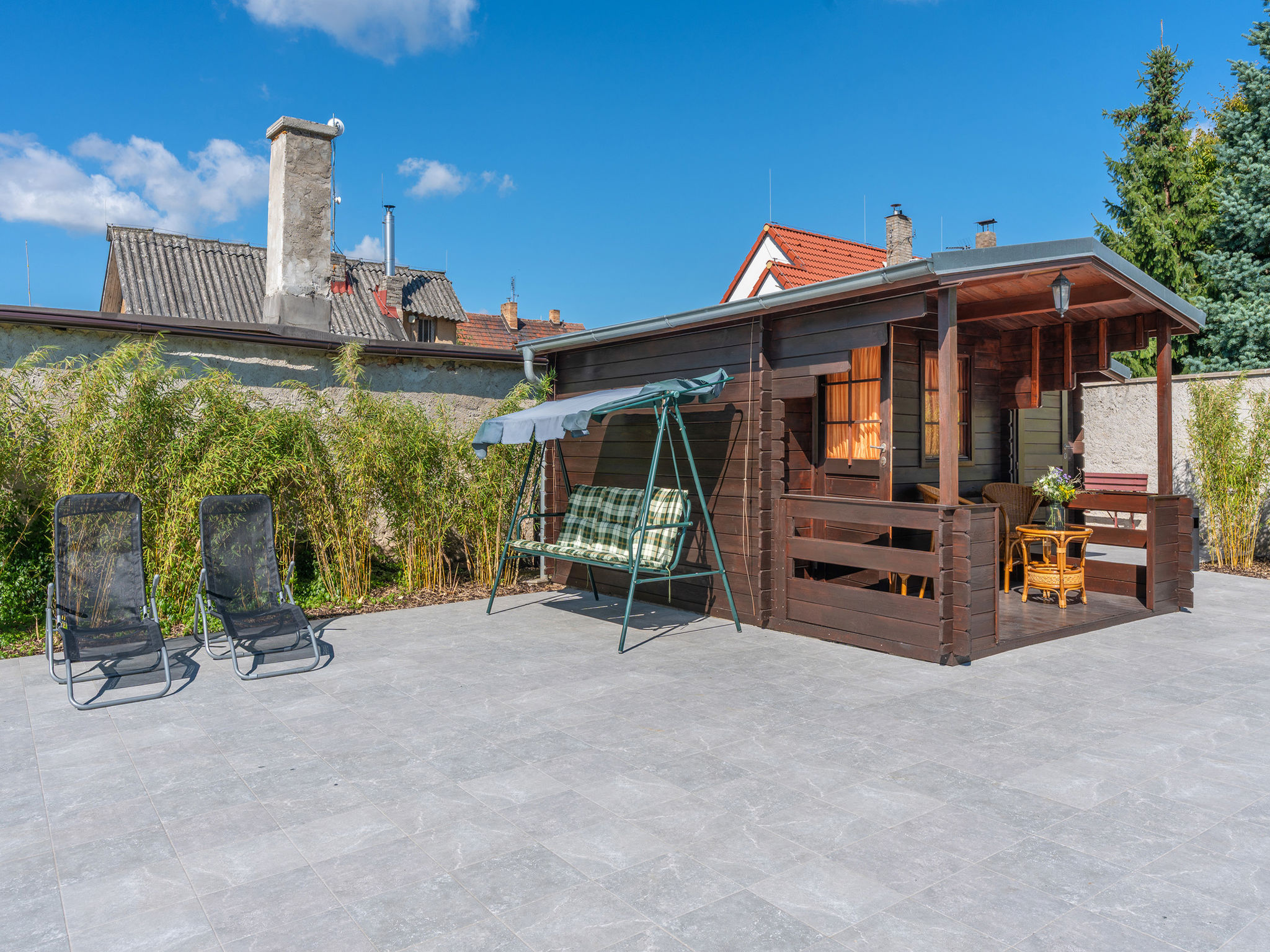 Pool & Garden Villa-Buiten