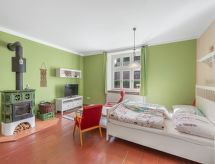 Knus appartement voor 4 in Kašperské Hory, met tuin en speelplaats - thumbnail 1