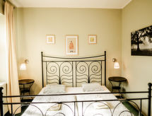 Apartment Twain