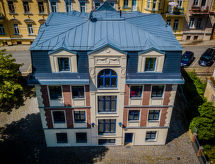 Apartment Twain