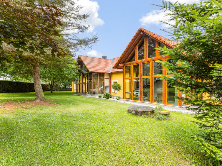 Search and Stay destination Dolní Bukovsko, Jihočeský kraj - Czechia from AU$ 609. Bzí