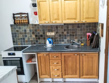 Sfeervol landhuis voor 4 personen bij Landštejn met tuin en open haard - thumbnail 5