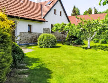 Sfeervol landhuis voor 4 personen bij Landštejn met tuin en open haard - thumbnail 1