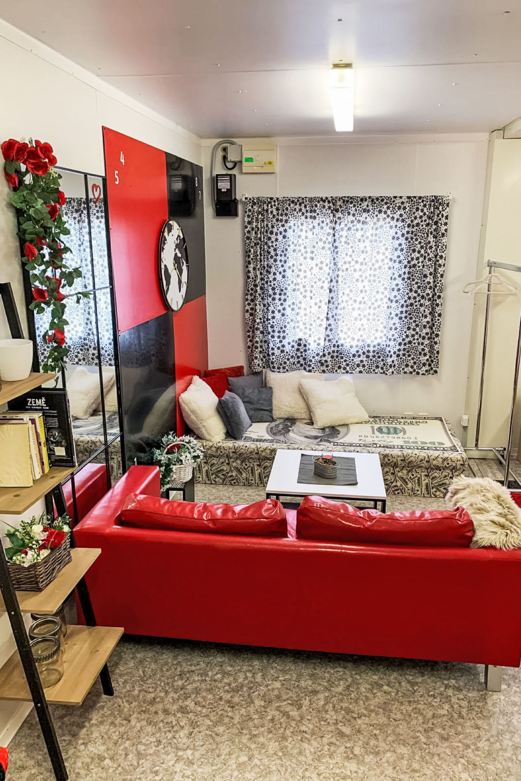 Red Nest - Binnen
