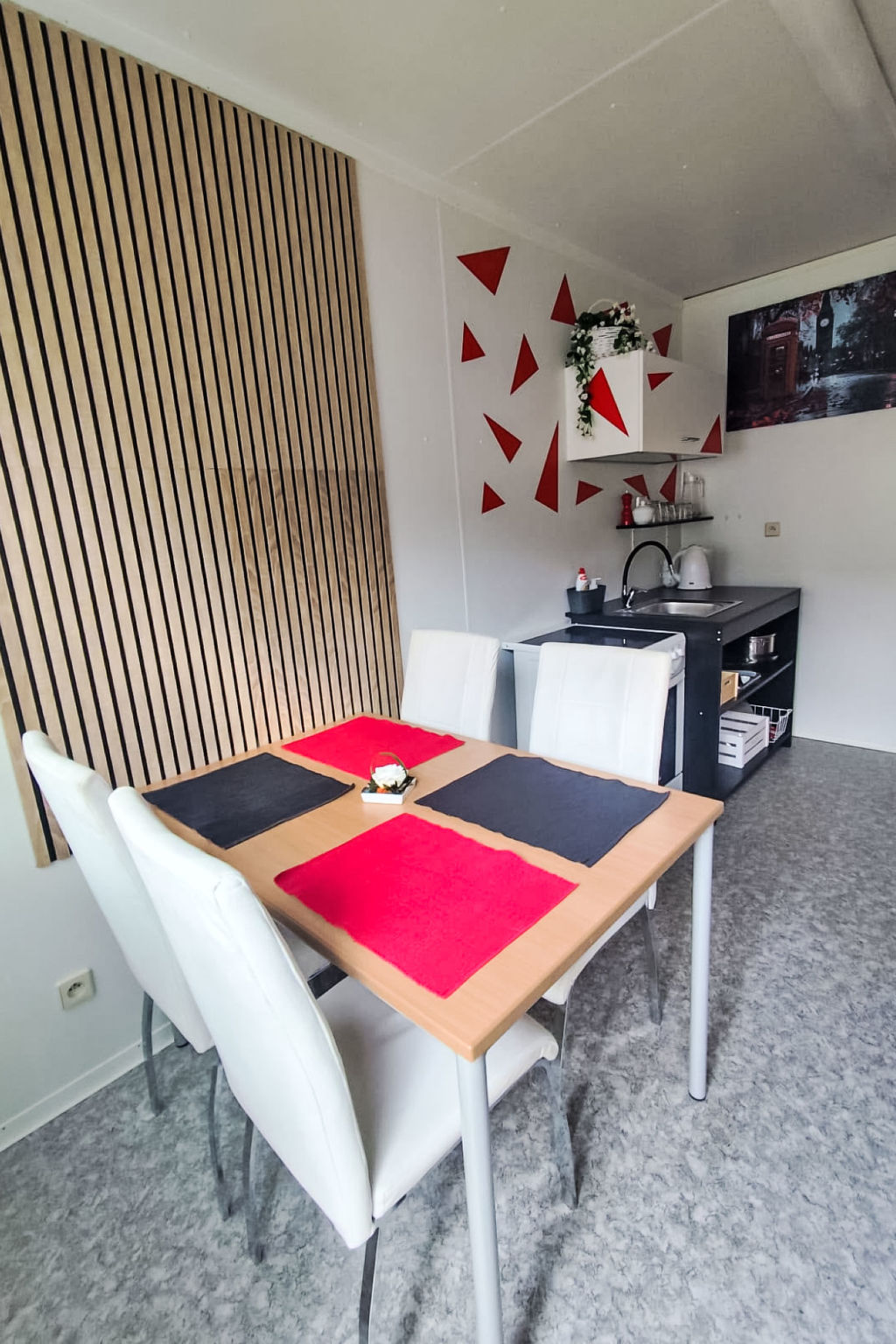 Red Nest - Binnen