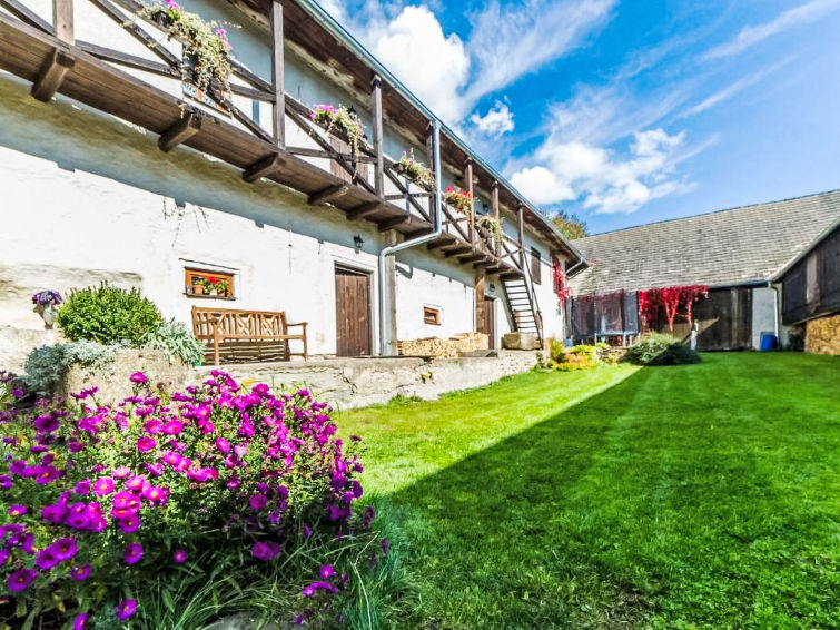 Rustiek appartement in Farmhouse nabij Horni Plana in Horni Plana