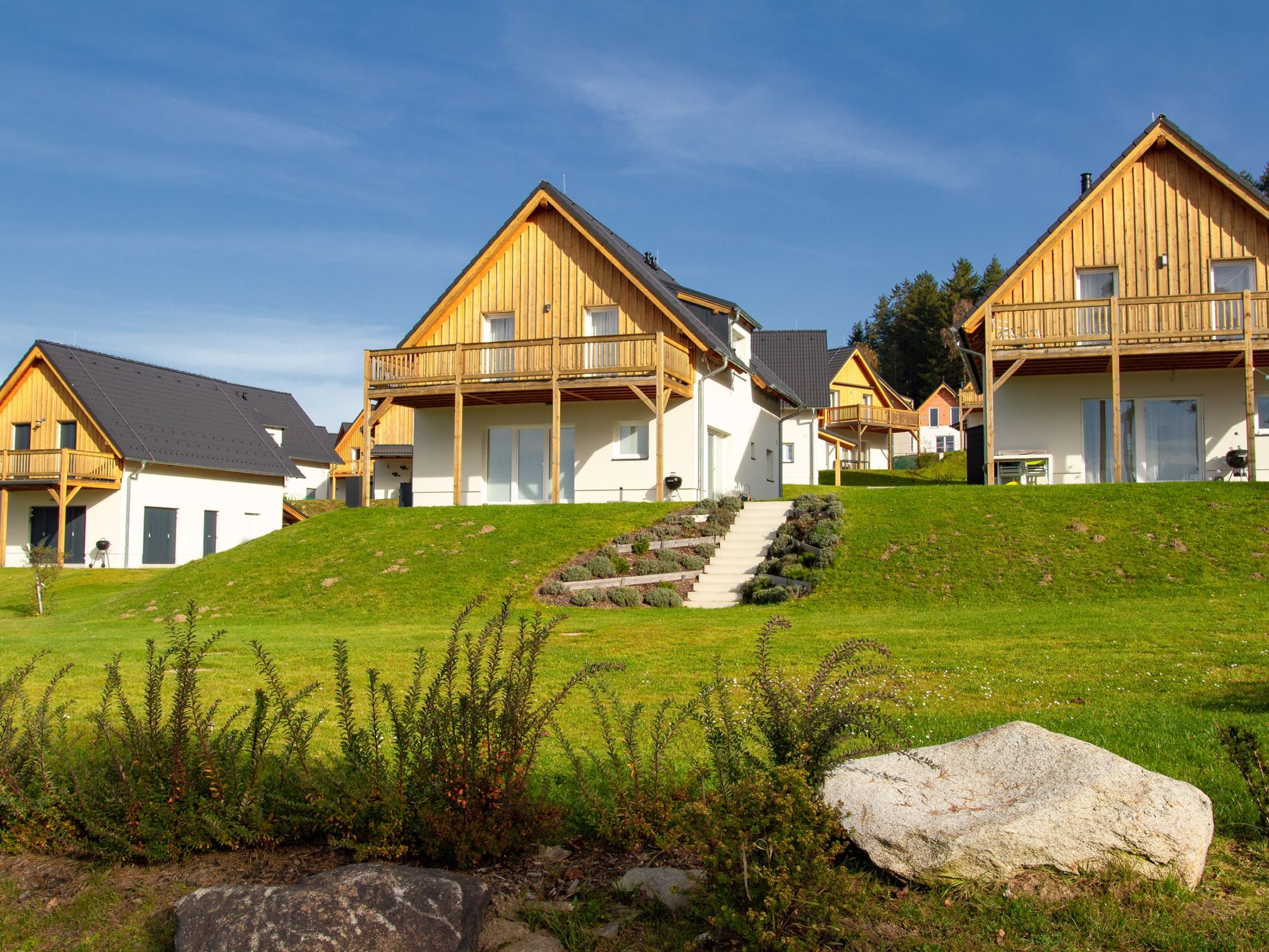 Lakeside Village 40 — House (2 of 29)