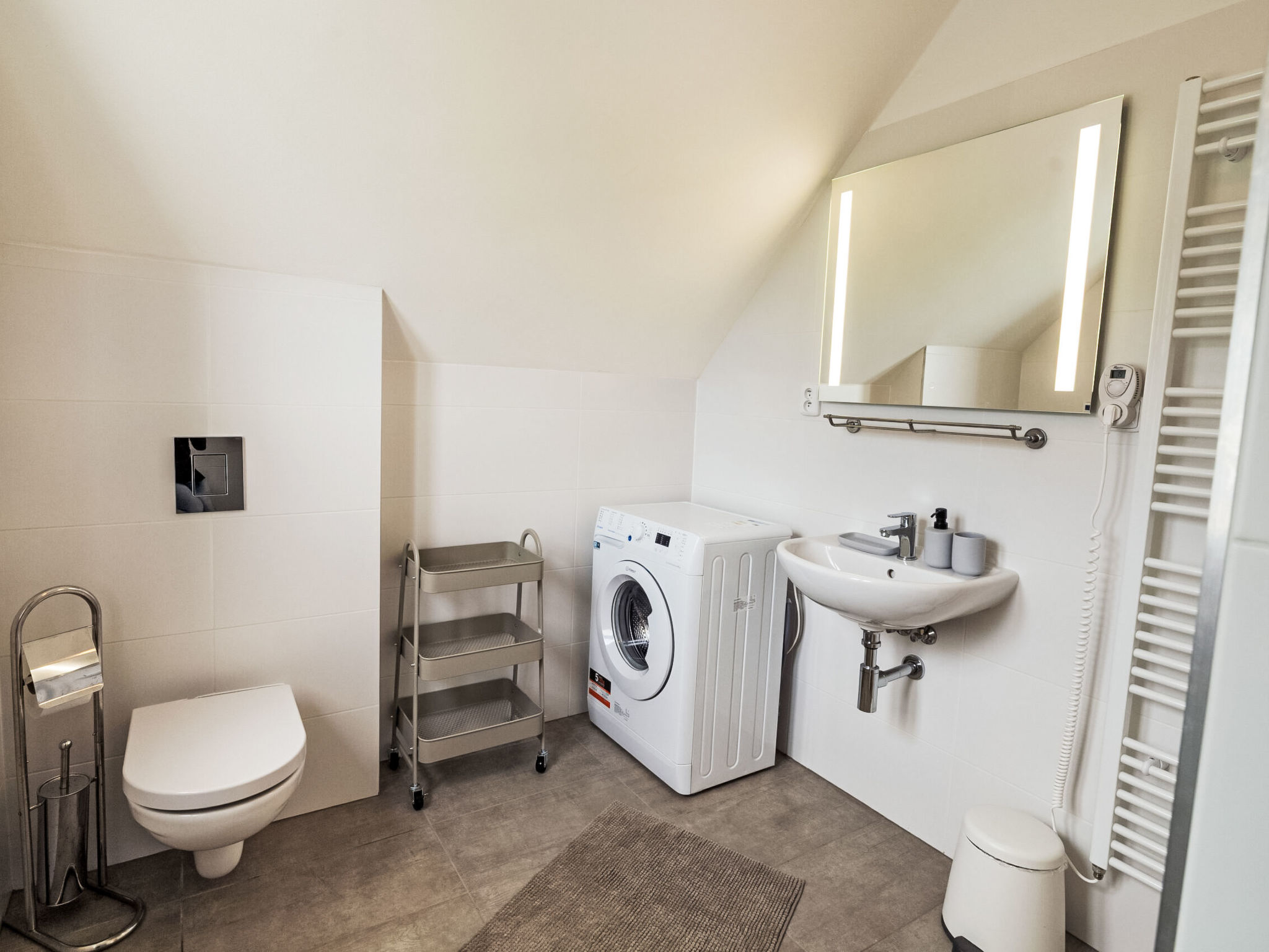 Lakeside Village 39-Drinnen