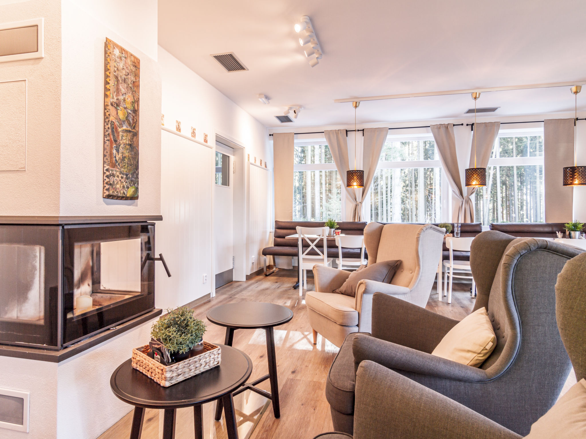 Lakeside Village 39-Drinnen