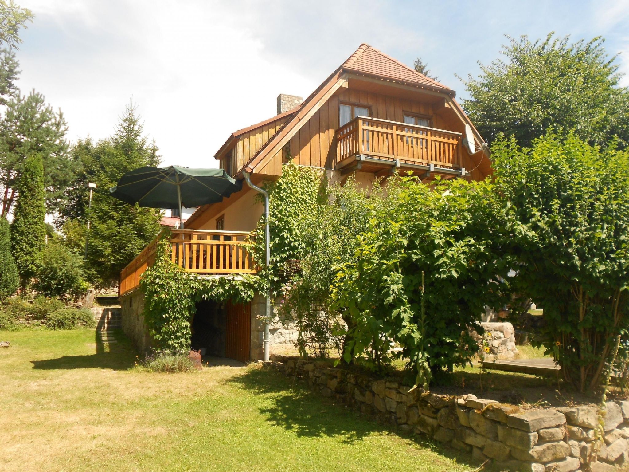 Haus in Kovárov mit Terrasse, Grill und Garten-Inside
