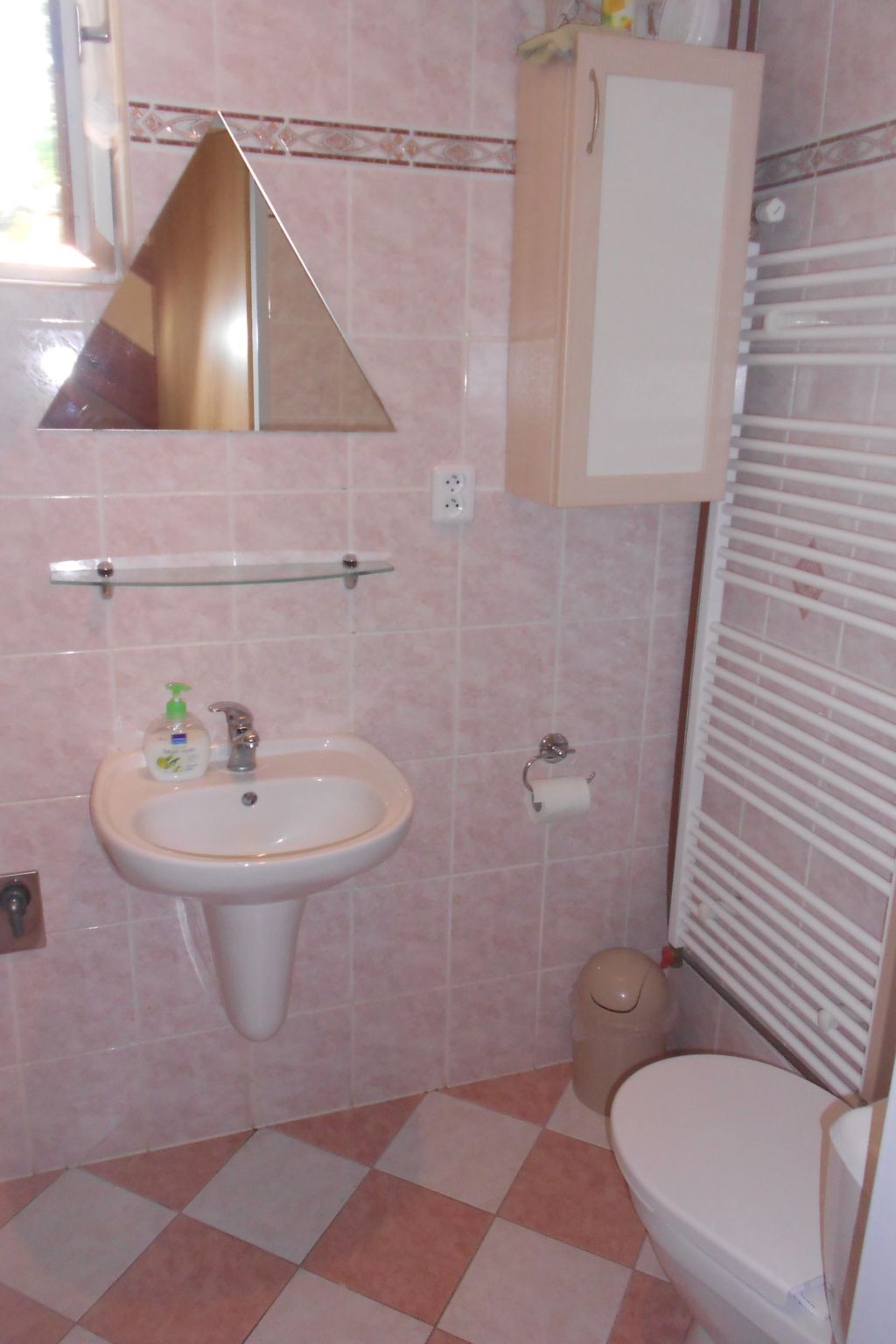 Haus in Kovárov mit Terrasse, Grill und Garten-Inside