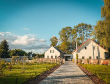 Luxe Villa voor 8 personen met privé wellness aan de golfbaan in Zuid-Bohemen - thumbnail 1
