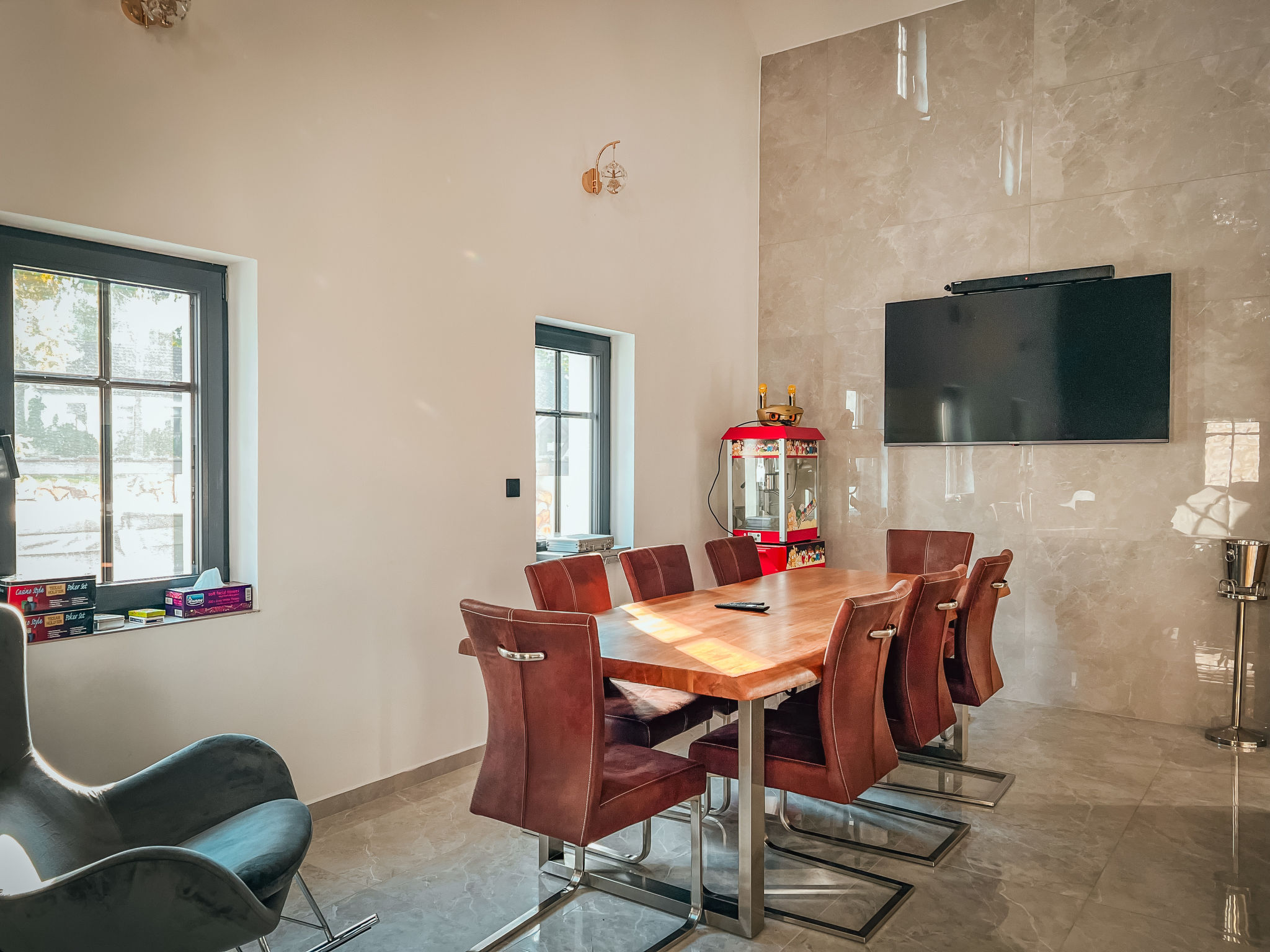 Party & Friends Villa-Dedans