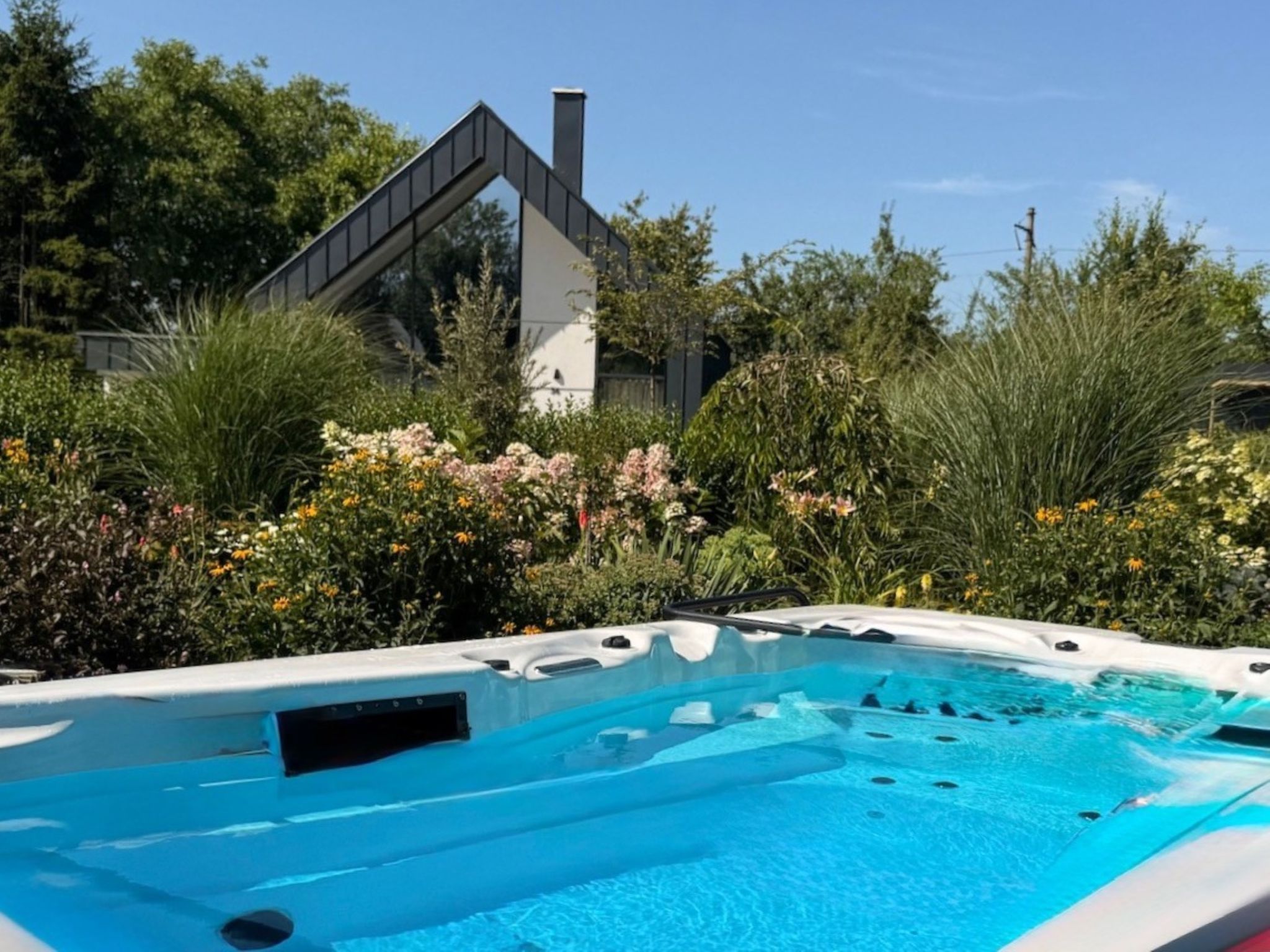 Luxury Palace with Swimming Spa&Jacuzzi - Buiten