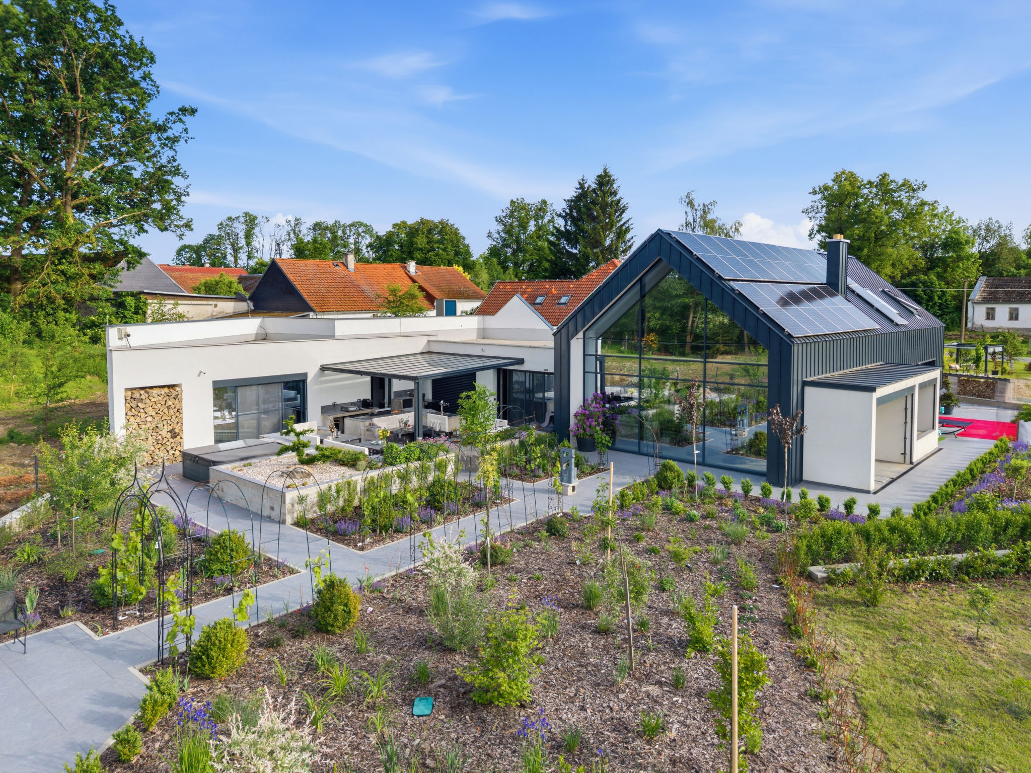 Luxury Palace with Swimming Spa&Jacuzzi - Buiten