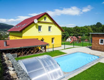 Luxe vakantievilla Jílové met verwarmd zwembad en wellness in Boheems Zwitserland - thumbnail 1