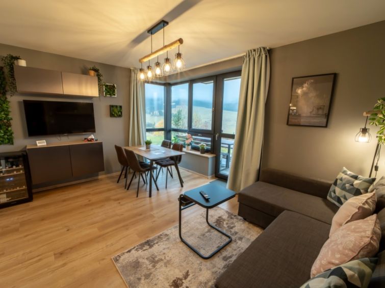 Op 1,2 km van de piste: modern appartement in Loucna pod Klínovcem in Loucna pod Klínovcem