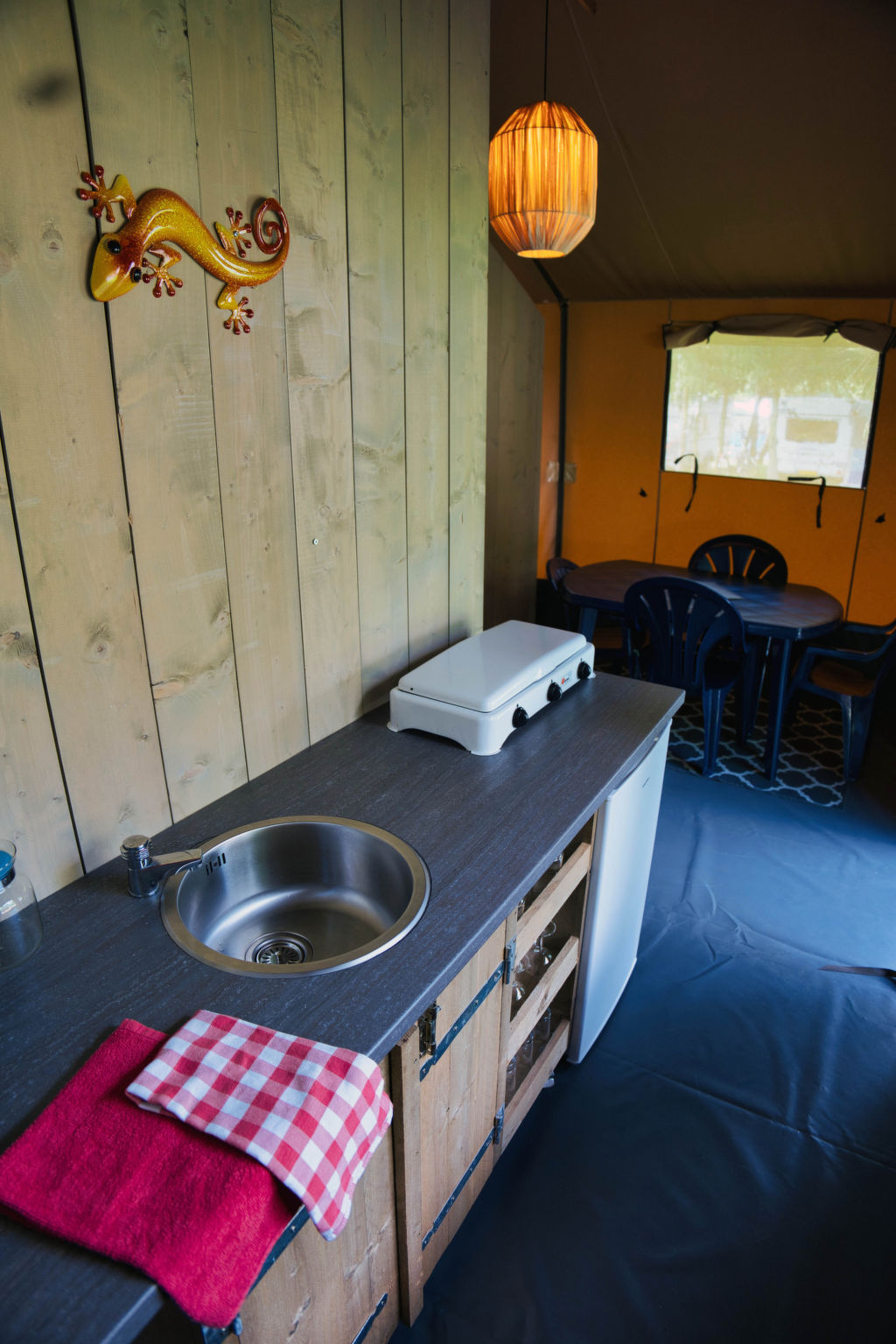 Camping 2000 - Safaritent Medium - Buiten