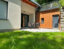 Op 800 m van de piste: Modern appartement in Bedřichov - thumbnail 1