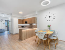 Op 800 m van de piste: ruim appartement in Bedrichov voor 6 personen - thumbnail 1