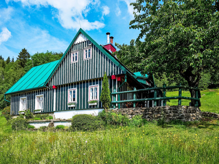 Vakantiehuis met open haard en bergzicht in Tanvald in Tanvald