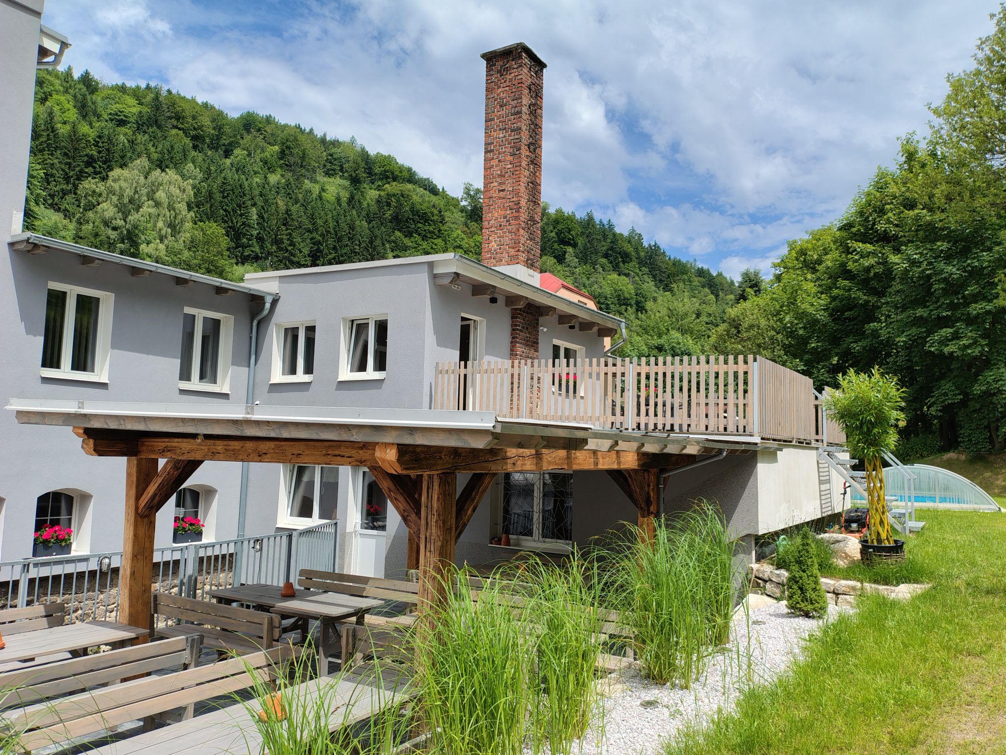 U Dzina-Outside