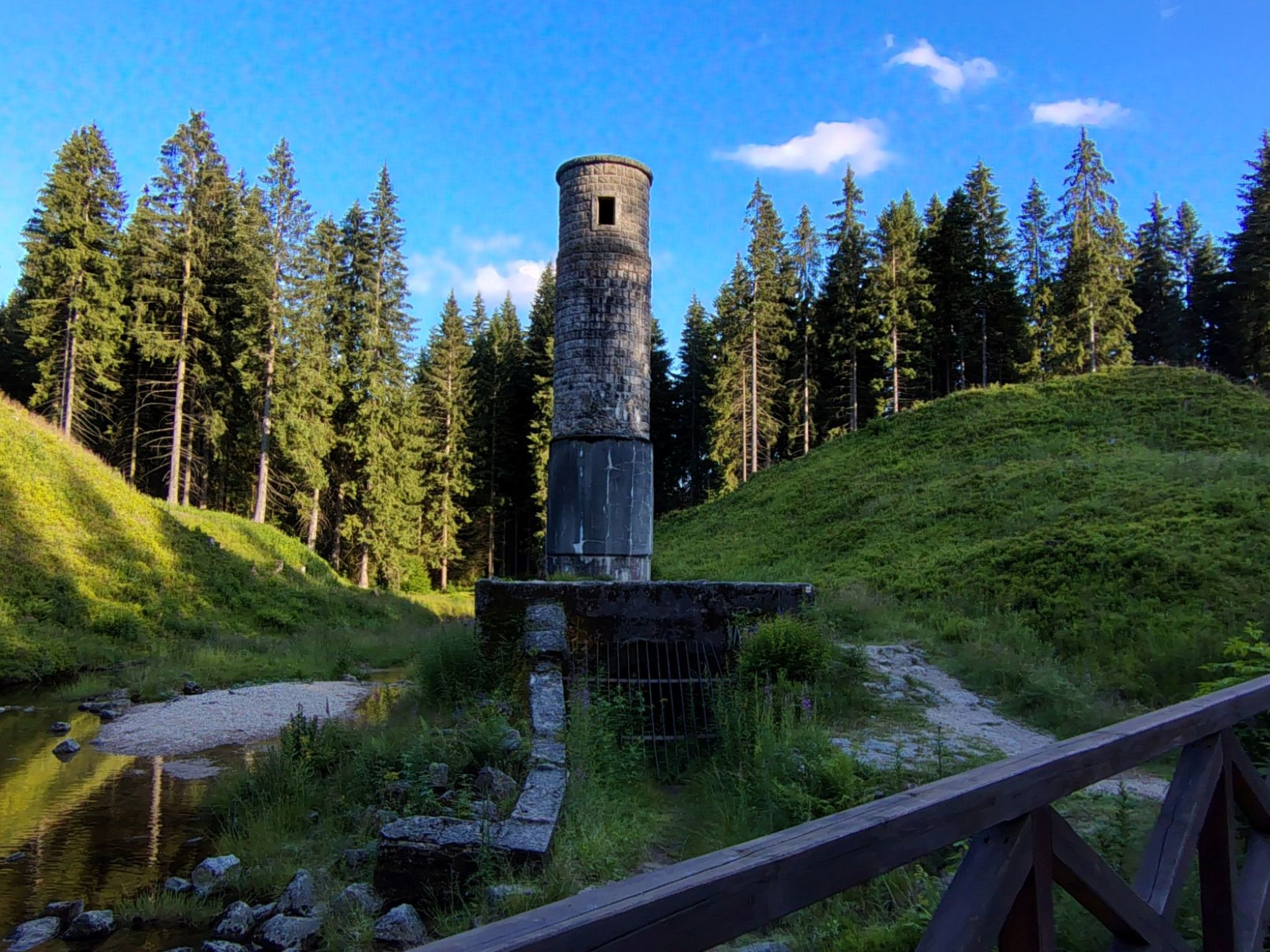 U Dzina - Omgeving
