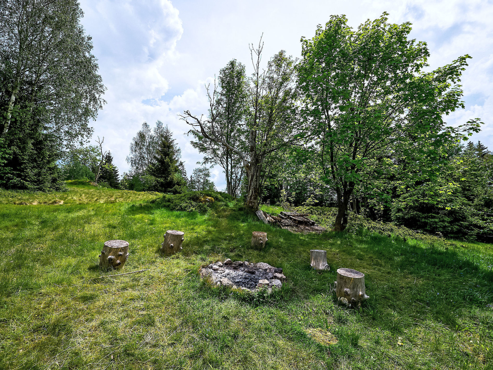 Sluneční vršek - Buiten