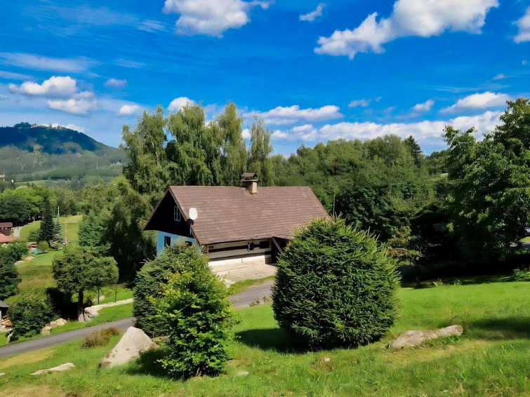12-persoons vrijstaande villa met open haard in Smržovka in Smržovka