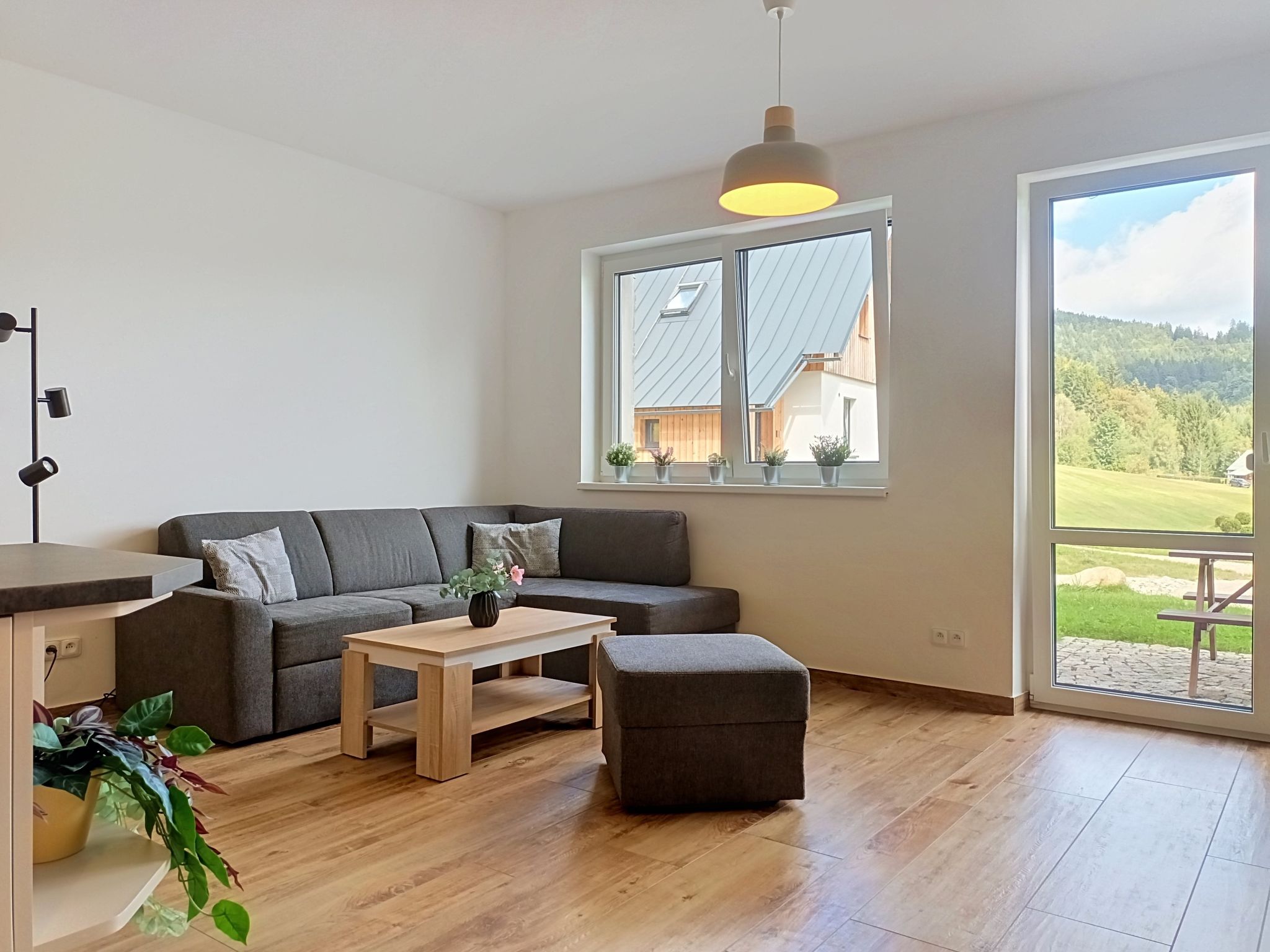 Sunny Terrace Oasis - Inside