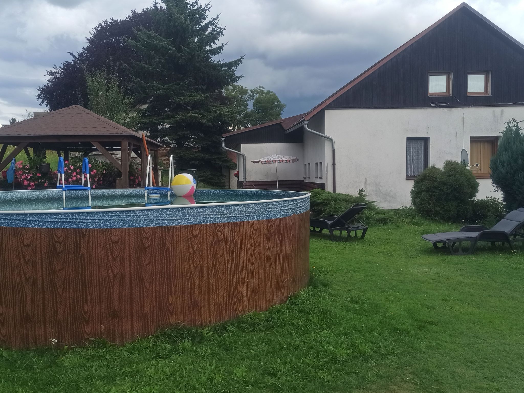 Ferienvilla mit privatem Pool-Image-tags.info