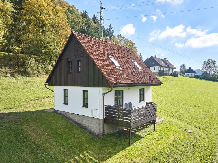 6-persoons vrijstaand vakantiehuis in Stárkov in Stárkov