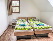 Ruim vakantiehuis voor 8 aan de bosrand bij Adršpach, met zwembad - thumbnail 3