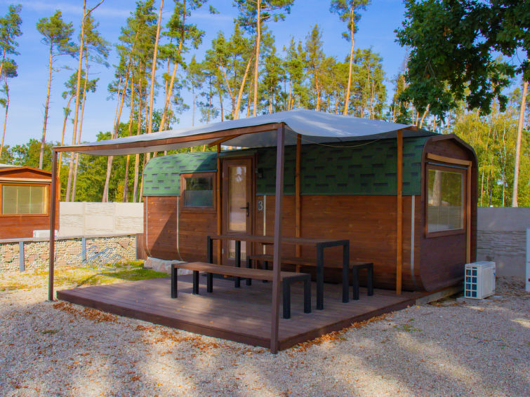 Vrijstaand vakantiehuis aan het strand in Hradec Kralove in Hradec Kralove