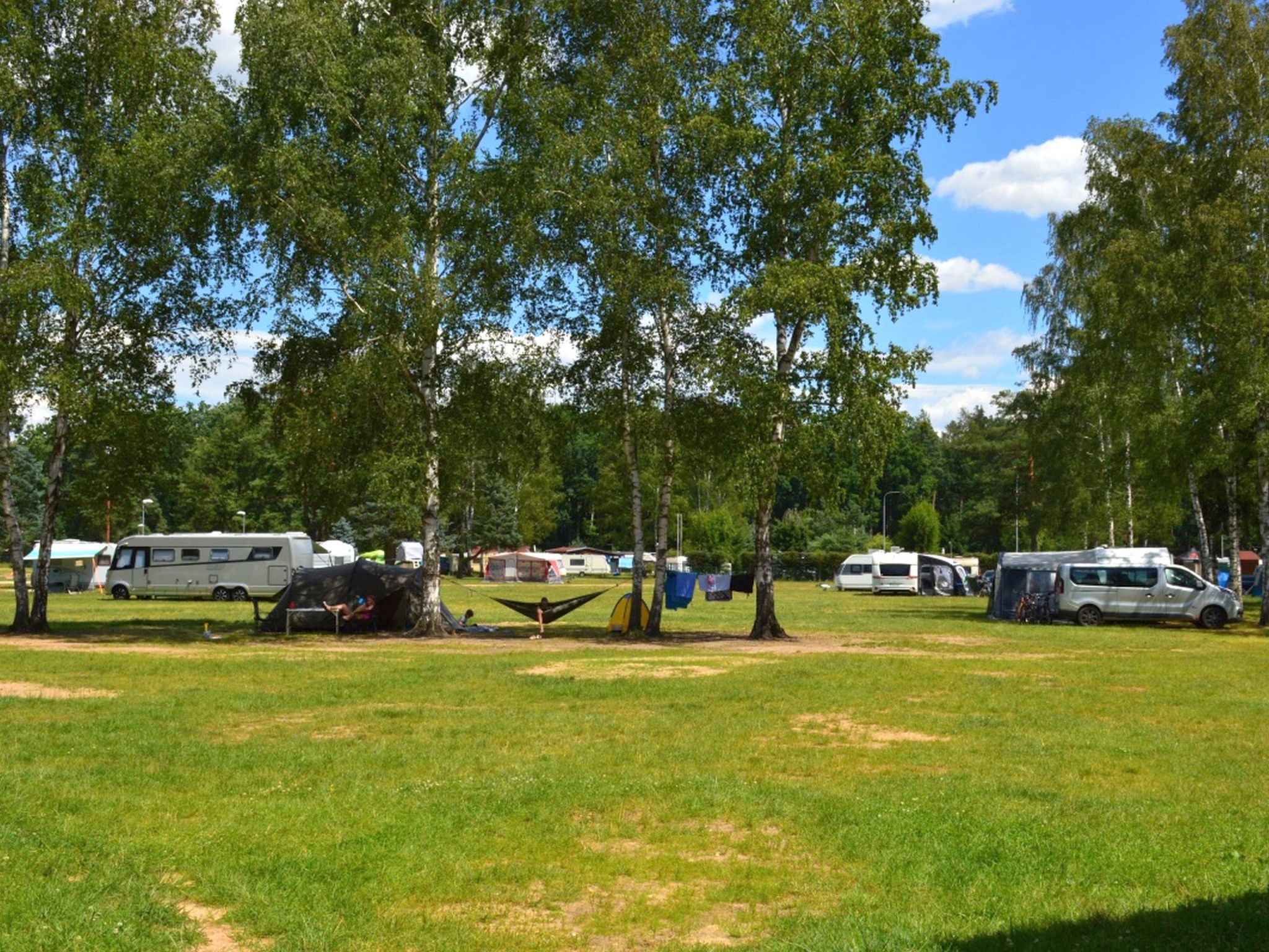 Sprookjesachtig Boomhutverblijf aan Meer bij Hradec Králové - foto 25