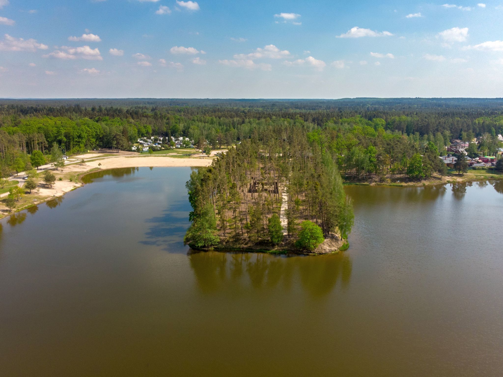Sprookjesachtig Boomhutverblijf aan Meer bij Hradec Králové - foto 28