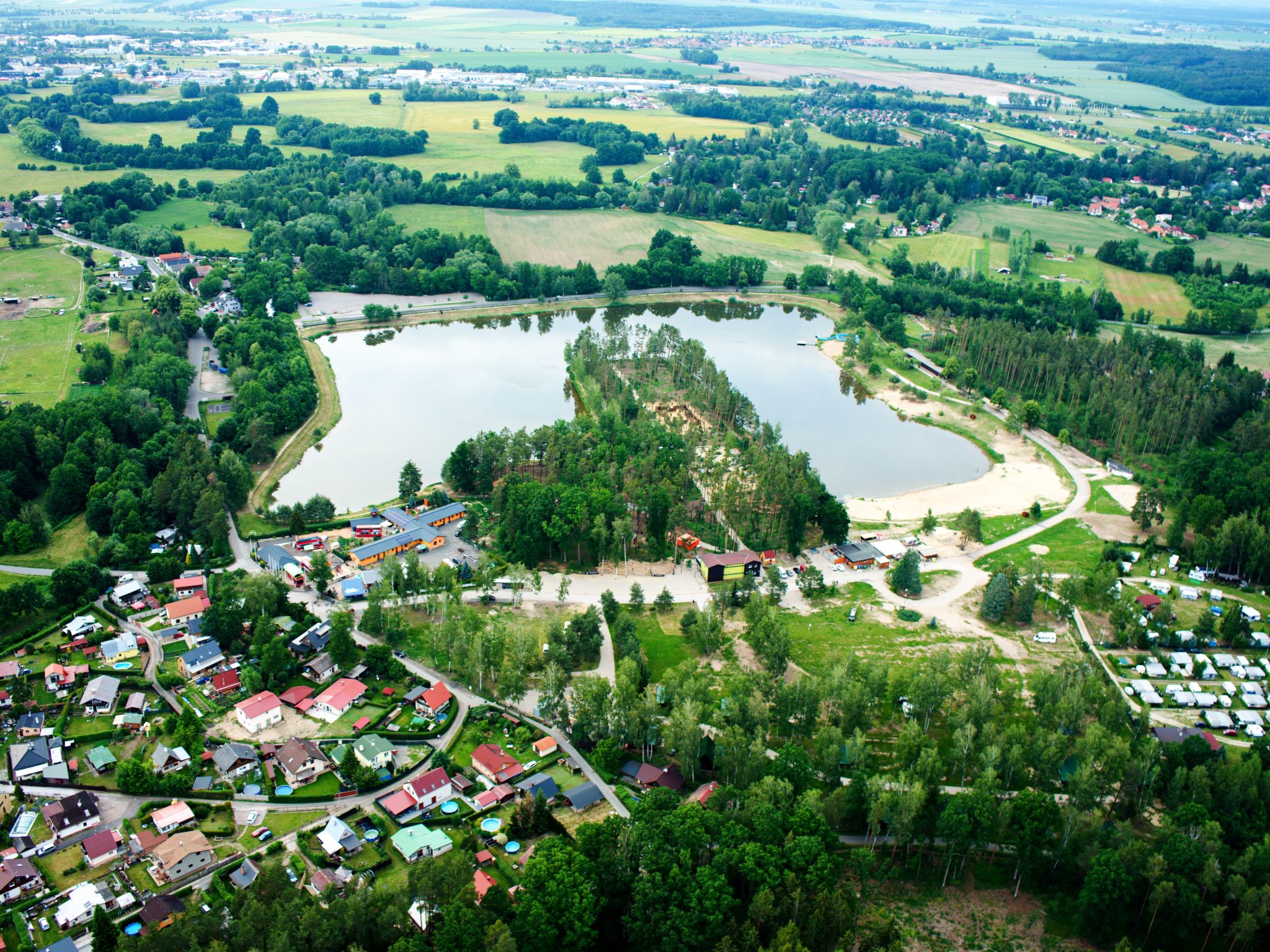 Sprookjesachtig Boomhutverblijf aan Meer bij Hradec Králové - foto 13