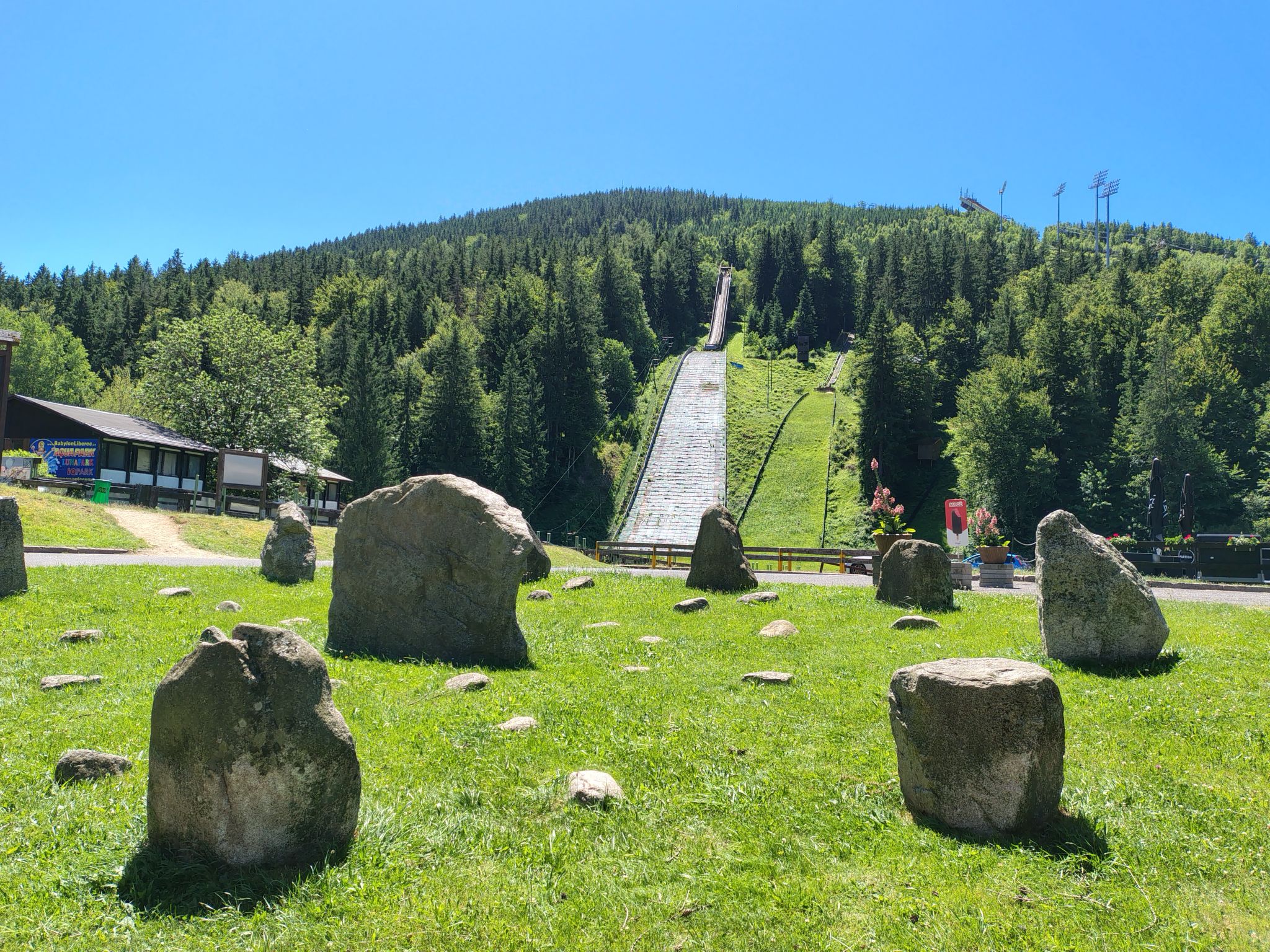 Sachrův Kopec-Umgebung