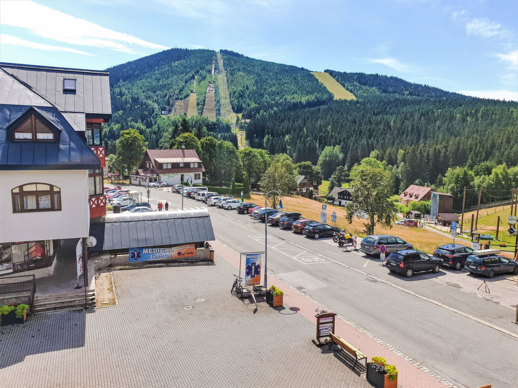 Op 300 m van de piste: Ruim appartement Belvedere in Harrachov in Harrachov